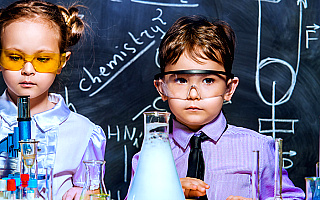 Policja wyjaśnia okoliczności w jakich doszło do wypadku. W Elblągu uczeń poparzył się kwasem Policja wyjaśnia okoliczności w jakich doszło do wypadku. W Elblągu uczeń poparzył się kwasem